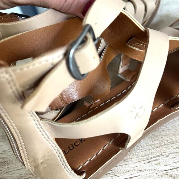 Lucky Brand Flat Gladiator Strappy Ankle Strap Sandals Sz 6 Light Tan NWOB - Picture 6 of 8